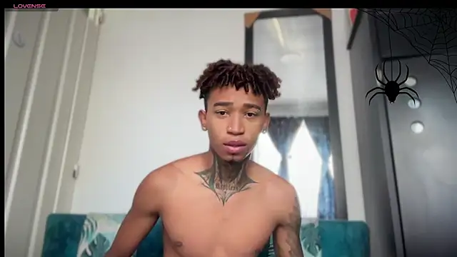 Snapshot of sexy_blacks_ chatting on October 27, 12:07 pm sexy blacks  online show from October 27, 12:07 pm