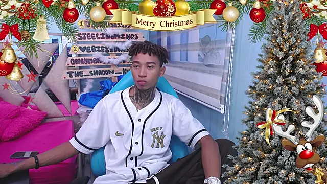 Snapshot of sexy_blacks_ chatting on December 26, 11:21 am sexy blacks  online show from December 26, 11:21 am