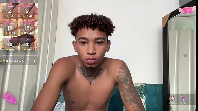 Snapshot of sexy_blacks_ chatting on October 18, 12:32 pm sexy blacks  online show from October 18, 12:32 pm