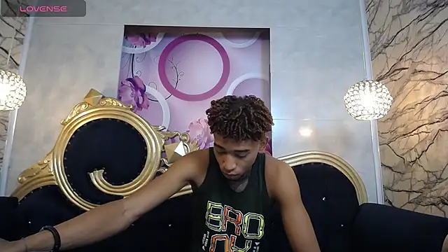 Snapshot of sexy_blacks_ chatting on January 9, 11:25 am sexy blacks  online show from January 9, 11:25 am