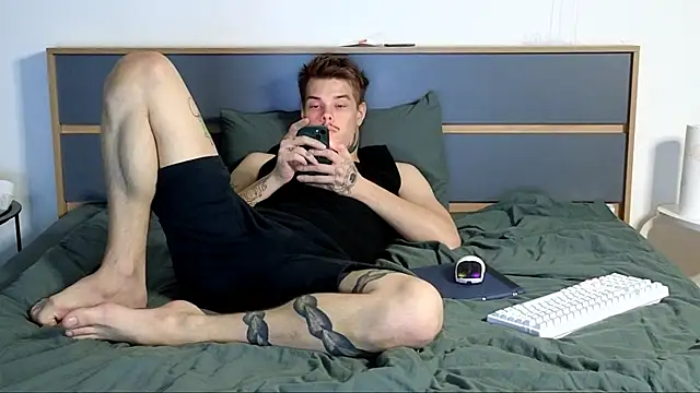 DENIS HERE online show from November 21, 12:20 am