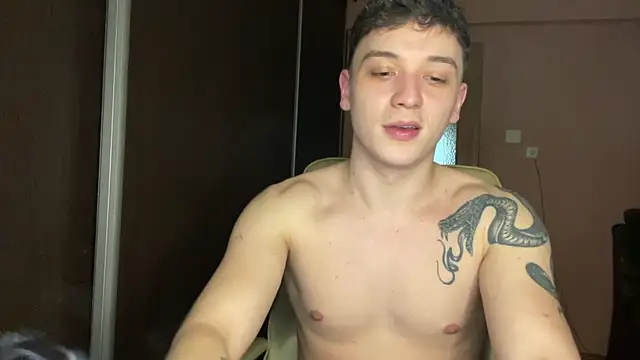 Snapshot of Joedonovan1 chatting on February 26, 8:09 pm Joedonovan1 online show from February 26, 8:09 pm