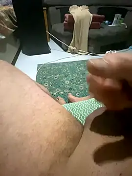 azginnn35 online show from December 14, 2:18 am