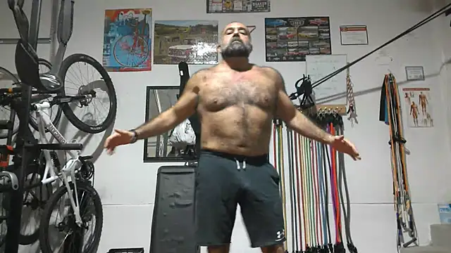 Snapshot of chainjulious chatting on December 9, 1:57 pm chainjulious online show from December 9, 1:57 pm