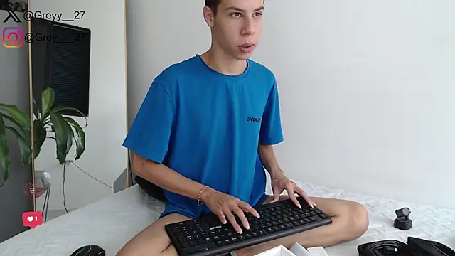 grey   27 online show from January 30, 9:04 pm