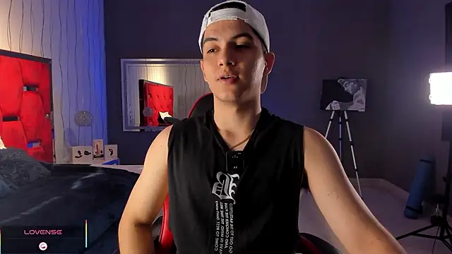 Brat  online show from March 11, 8:16 pm