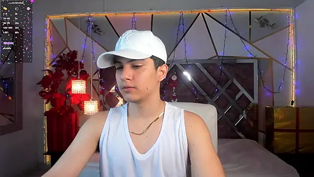 Snapshot of Brat_ chatting on December 15, 11:55 am Brat  online show from December 15, 11:55 am