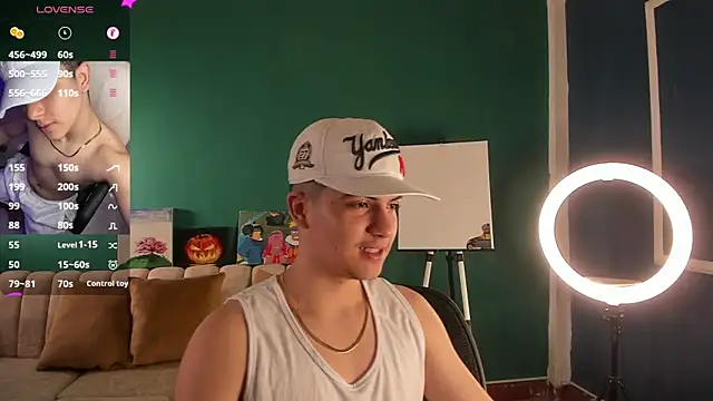 Snapshot of Brat_ chatting on February 10, 12:39 pm Brat  online show from February 10, 12:39 pm