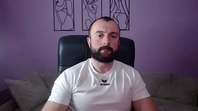 brindlefly6969 online show from April 16, 10:48 am