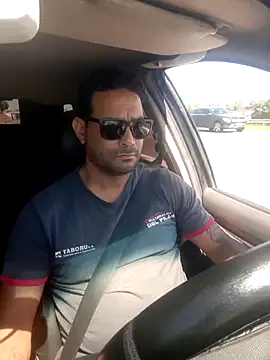 hecwil8 online show from December 3, 1:17 pm