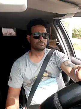 Snapshot of hecwil8 chatting on October 23, 5:05 pm hecwil8 online show from October 23, 5:05 pm