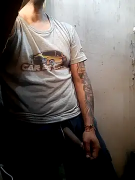 Snapshot of hecwil8 chatting on September 10, 7:12 pm hecwil8 online show from September 10, 7:12 pm