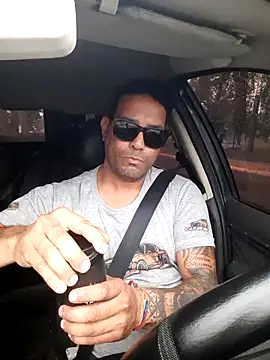 Snapshot of hecwil8 chatting on October 17, 11:25 am hecwil8 online show from October 17, 11:25 am