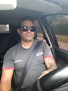 Snapshot of hecwil8 chatting on October 27, 11:45 am hecwil8 online show from October 27, 11:45 am