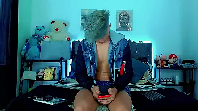 Liamscott  online show from March 11, 6:26 pm