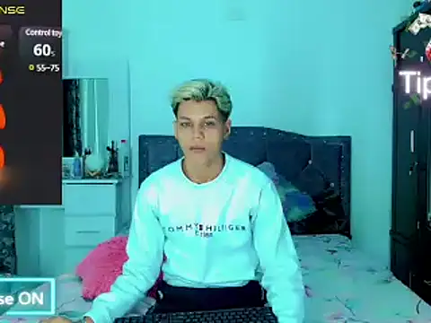 Liamscott  online show from March 6, 2:30 am