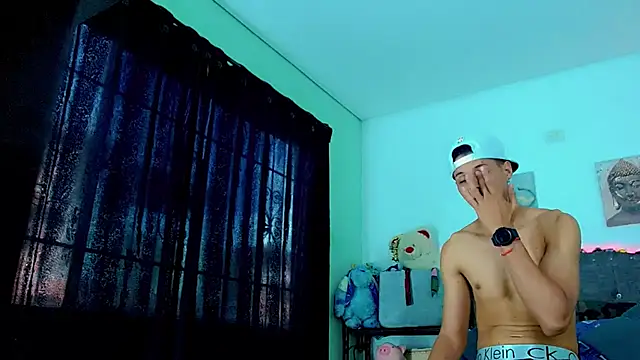 Liamscott  online show from February 24, 9:48 pm