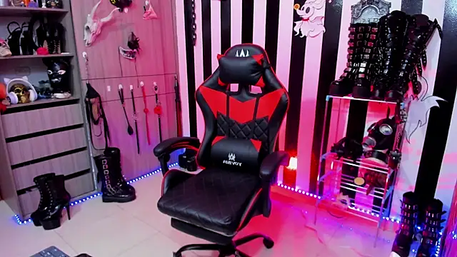 daven56 online show from February 26, 1:19 pm