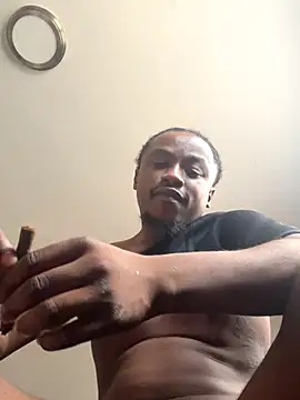 Snapshot of MandingoSlinging chatting on October 27, 5:26 pm MandingoSlinging online show from October 27, 5:26 pm