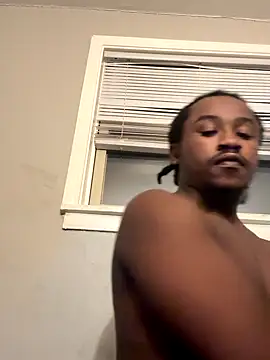 Snapshot of MandingoSlinging chatting on October 18, 3:00 am MandingoSlinging online show from October 18, 3:00 am