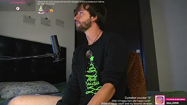 Snapshot of just_maxii chatting on January 22, 11:53 pm just maxii online show from January 22, 11:53 pm