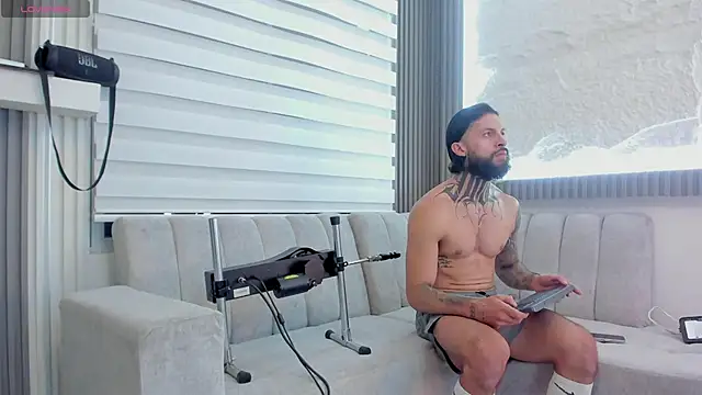 Snapshot of Apolo_Bianco_ chatting on October 12, 2:38 am Apolo Bianco  online show from October 12, 2:38 am