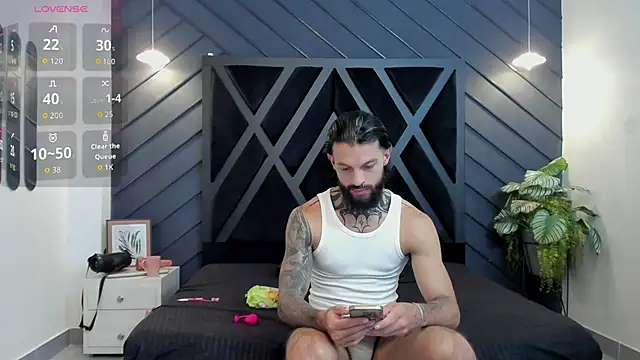 Snapshot of Apolo_Bianco_ chatting on September 10, 11:25 pm Apolo Bianco  online show from September 10, 11:25 pm