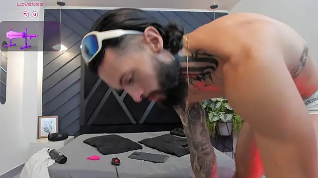 Snapshot of Apolo_Bianco_ chatting on September 30, 11:41 pm Apolo Bianco  online show from September 30, 11:41 pm