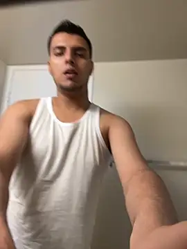 Snapshot of Cutekillerhunk chatting on October 23, 5:44 am Cutekillerhunk online show from October 23, 5:44 am