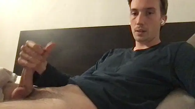 hungandfun05 online show from September 12, 6:41 pm