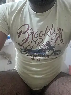 Snapshot of workoutsaurabh chatting on January 2, 2:00 am workoutsaurabh online show from January 2, 2:00 am