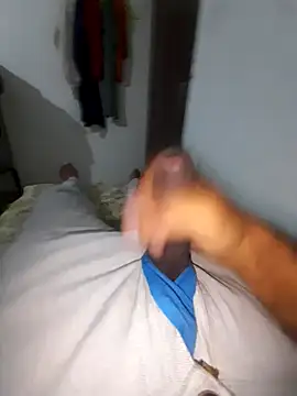 Snapshot of workoutsaurabh chatting on January 11, 7:05 pm workoutsaurabh online show from January 11, 7:05 pm