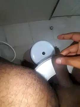 Snapshot of workoutsaurabh chatting on March 23, 2:04 am workoutsaurabh online show from March 23, 2:04 am