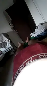 Snapshot of workoutsaurabh chatting on December 16, 1:31 am workoutsaurabh online show from December 16, 1:31 am