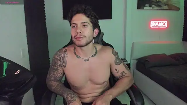 LucianSinclair online show from November 28, 2:26 am