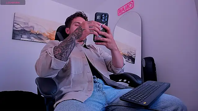 LucianSinclair online show from January 18, 6:43 pm