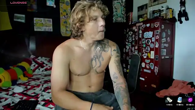 Snapshot of Tom_Krakow chatting on October 25, 9:05 pm Tom Krakow online show from October 25, 9:05 pm