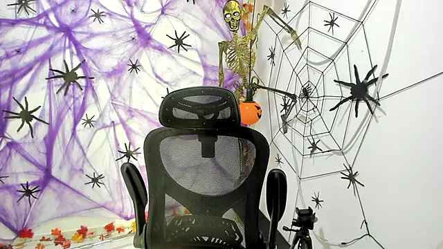 DmitriSanders online show from October 4, 6:57 pm