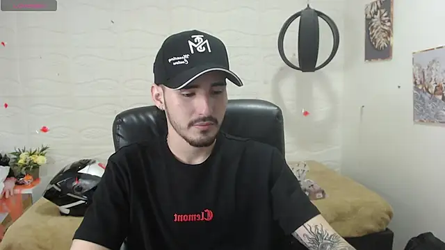 DmitriSanders online show from December 13, 10:13 pm