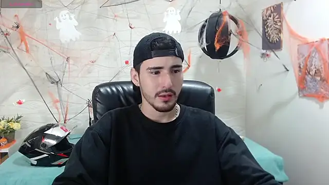 DmitriSanders online show from December 6, 9:24 pm