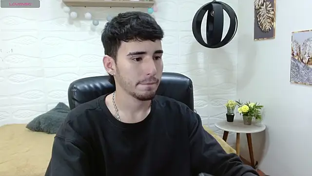 DmitriSanders online show from March 22, 8:04 pm