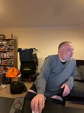 Snapshot of LondonTeffy chatting on March 17, 10:19 pm LondonTeffy online show from March 17, 10:19 pm