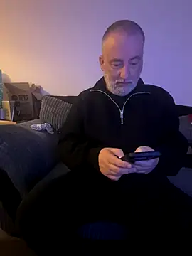 Snapshot of LondonTeffy chatting on October 23, 8:34 pm LondonTeffy online show from October 23, 8:34 pm