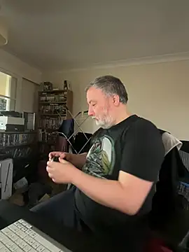 Snapshot of LondonTeffy chatting on February 20, 11:20 am LondonTeffy online show from February 20, 11:20 am