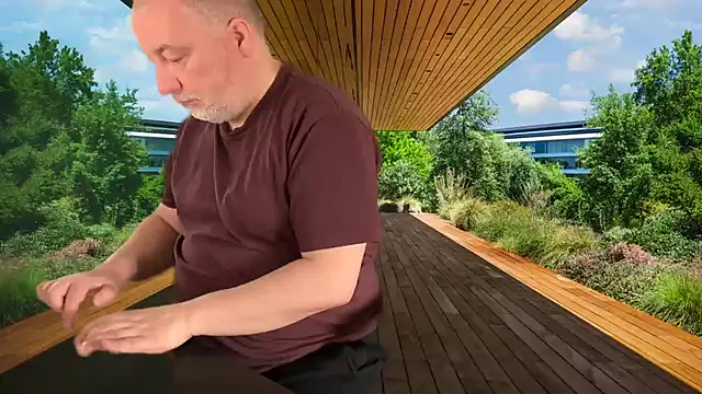 Snapshot of LondonTeffy chatting on December 12, 12:22 pm LondonTeffy online show from December 12, 12:22 pm