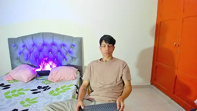 AgarEvans online show from October 10, 6:56 pm