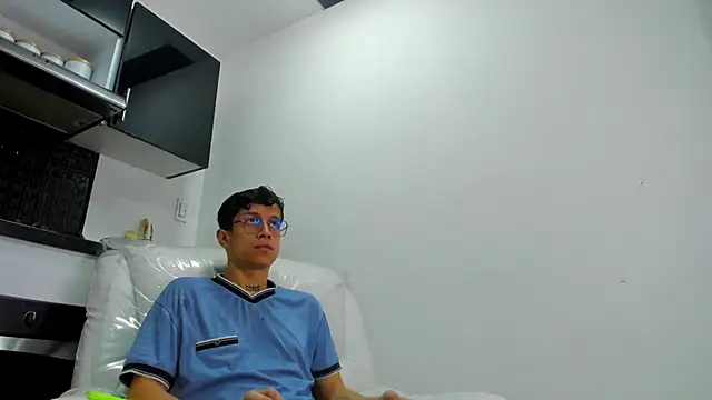 AgarEvans online show from December 3, 4:35 am