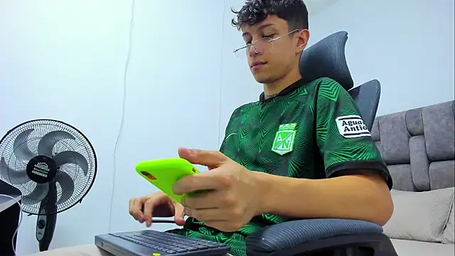 AgarEvans online show from January 13, 3:56 am