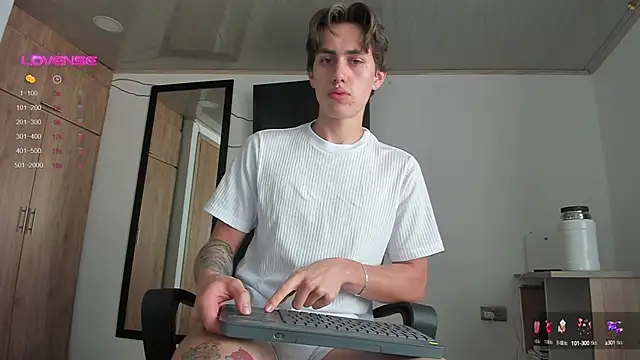 Snapshot of manucute_23_ chatting on February 19, 1:50 pm manucute 23  online show from February 19, 1:50 pm