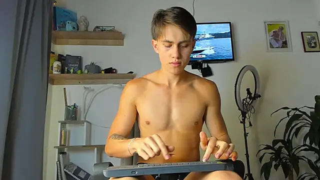 manucute 23  online show from December 4, 3:52 pm